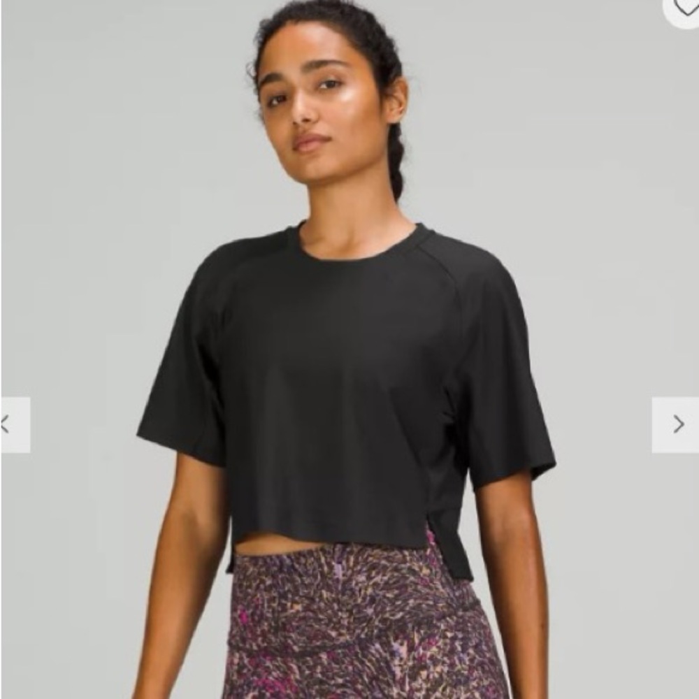 Lululemon Mesh Back Cropped Train T-Shirt - Black - Size 10